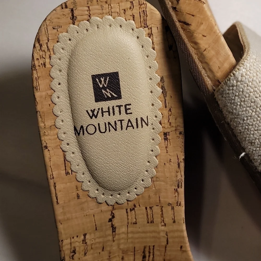 White Mountain Women's Wedged Slipons